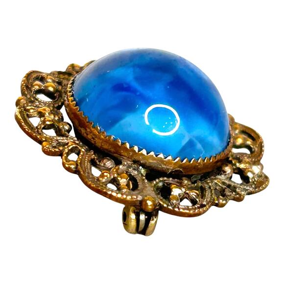 Vintage Blue Swirl Czech Glass Cabochon Gold Tone Brass Filigree Frame Brooch - Picture 2 of 5